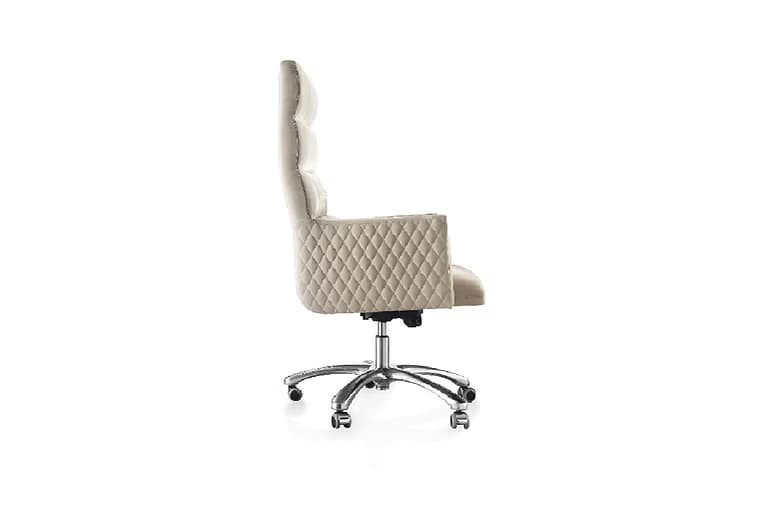 Windsor Swivel Armchair